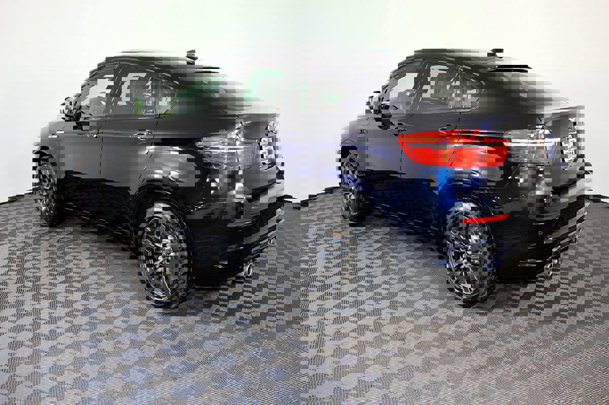 Used 2012 BMW X6 M image 11
