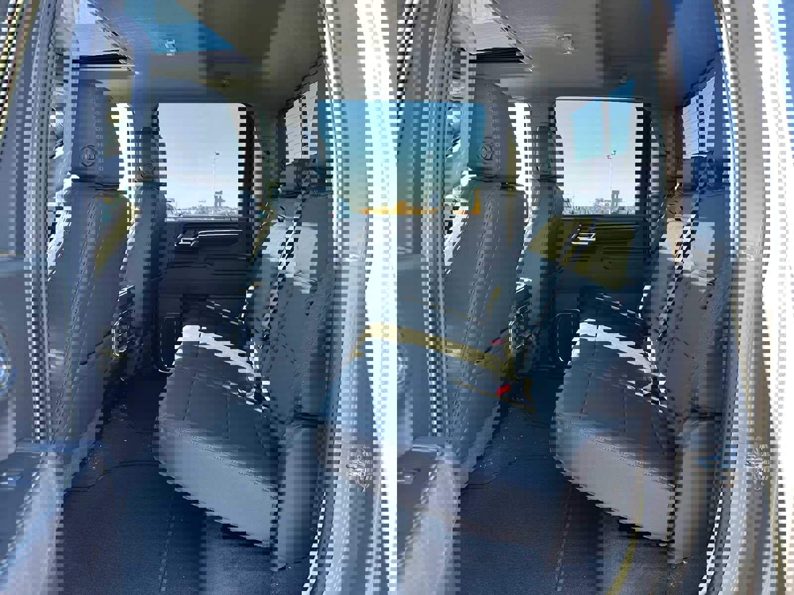 New 2026 GMC Sierra 2500 SLT w/ SLT Convenience Package image 16