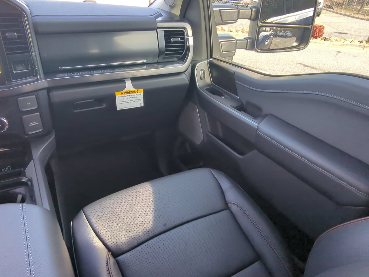 Used 2026 Ford F250 Lariat w/ Lariat Premium Package AWD/4WD image 15