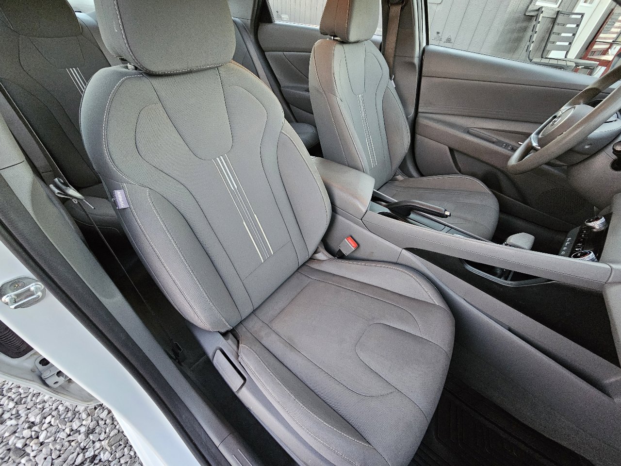 Used 2022 Hyundai Elantra SEL image 32