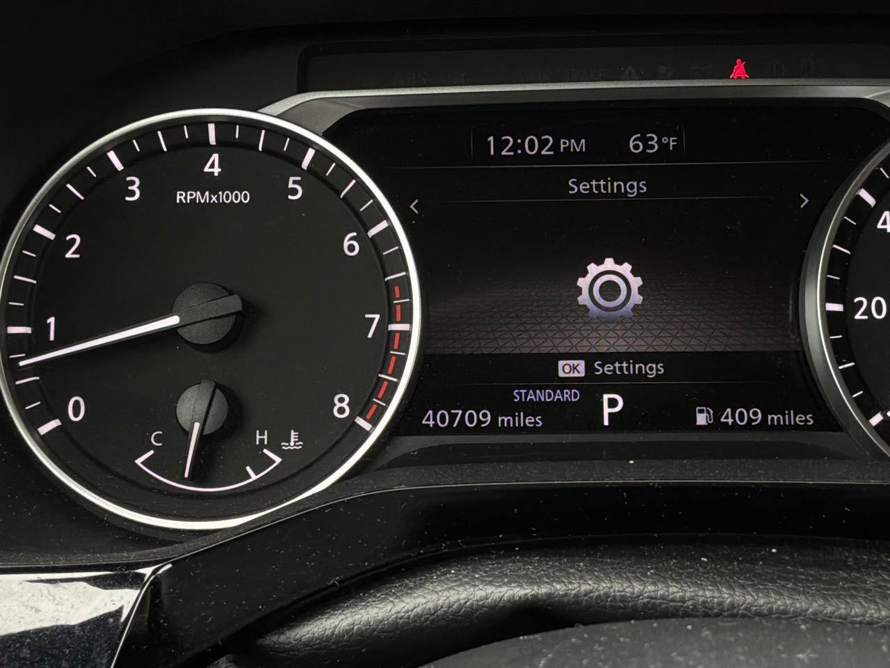 Used 2025 Nissan Pathfinder SV FWD image 40