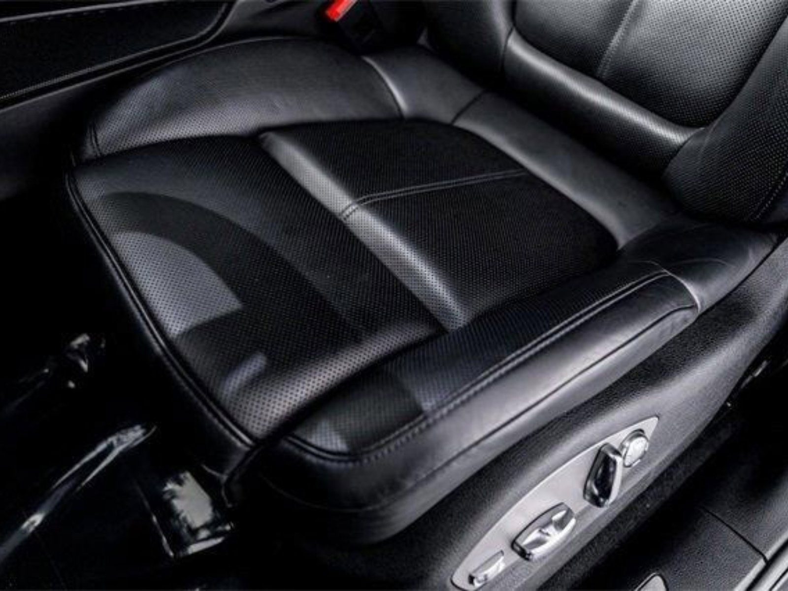 Used 2022 Porsche Macan S w/ Premium Package Plus image 29