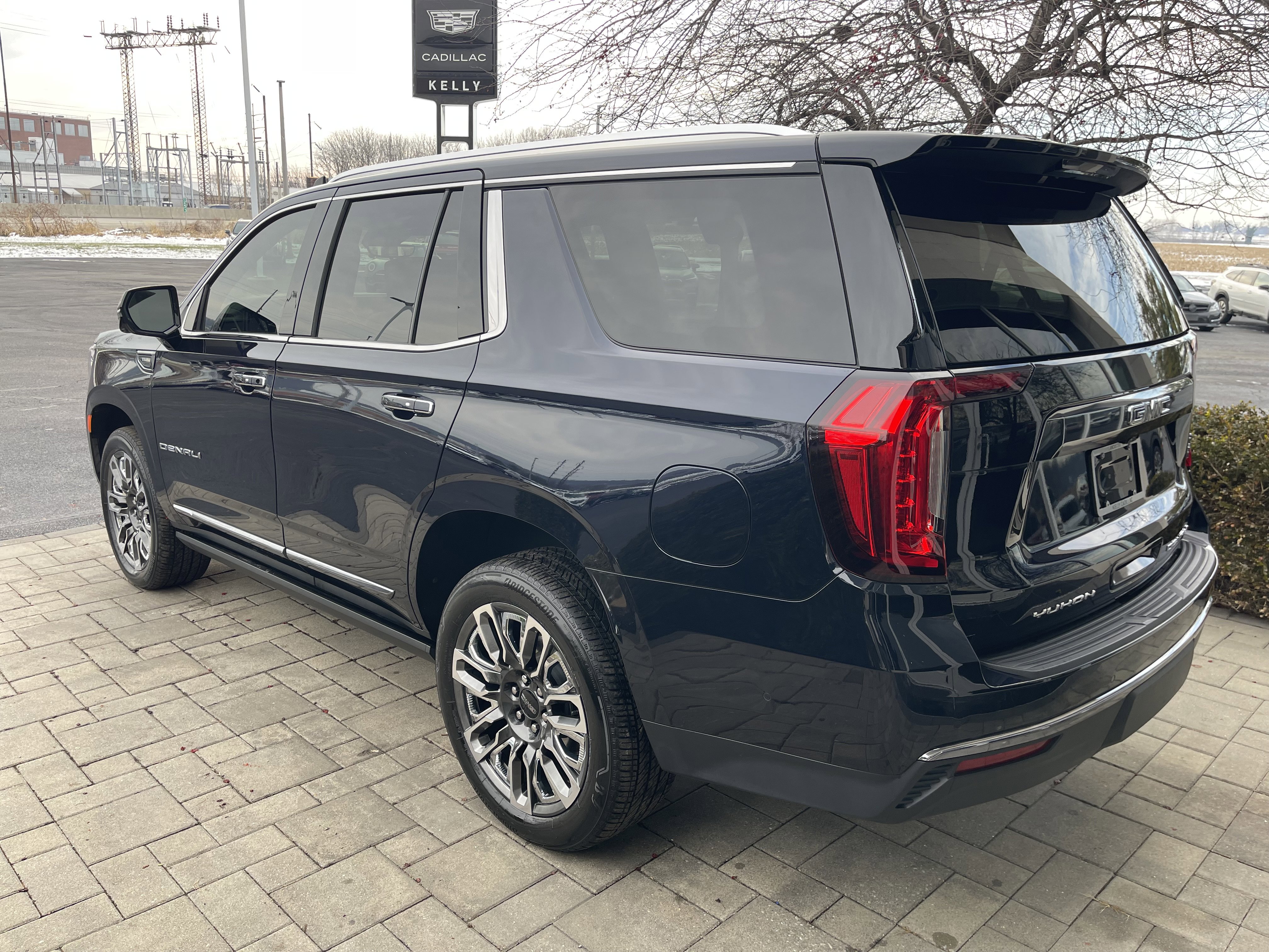 Used 2023 GMC Yukon Denali Ultimate image 6