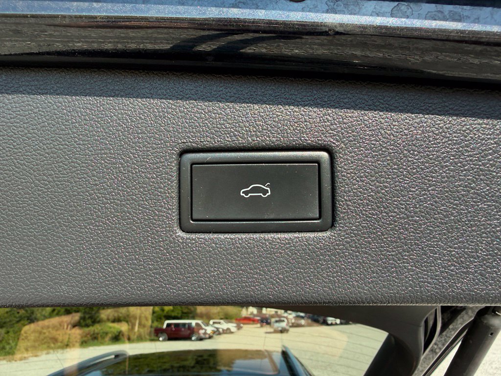 Used 2024 Volkswagen Tiguan SE FWD image 31