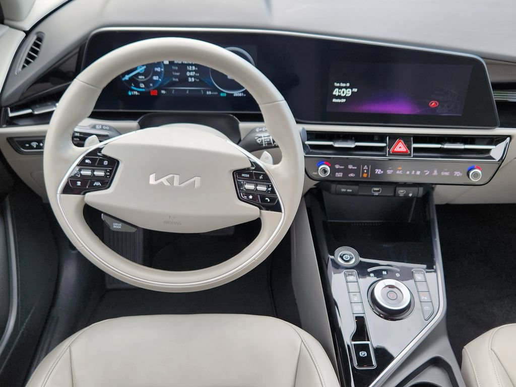 Certified 2023 Kia Niro Wind w/ Wind Preserve Package FWD image 25