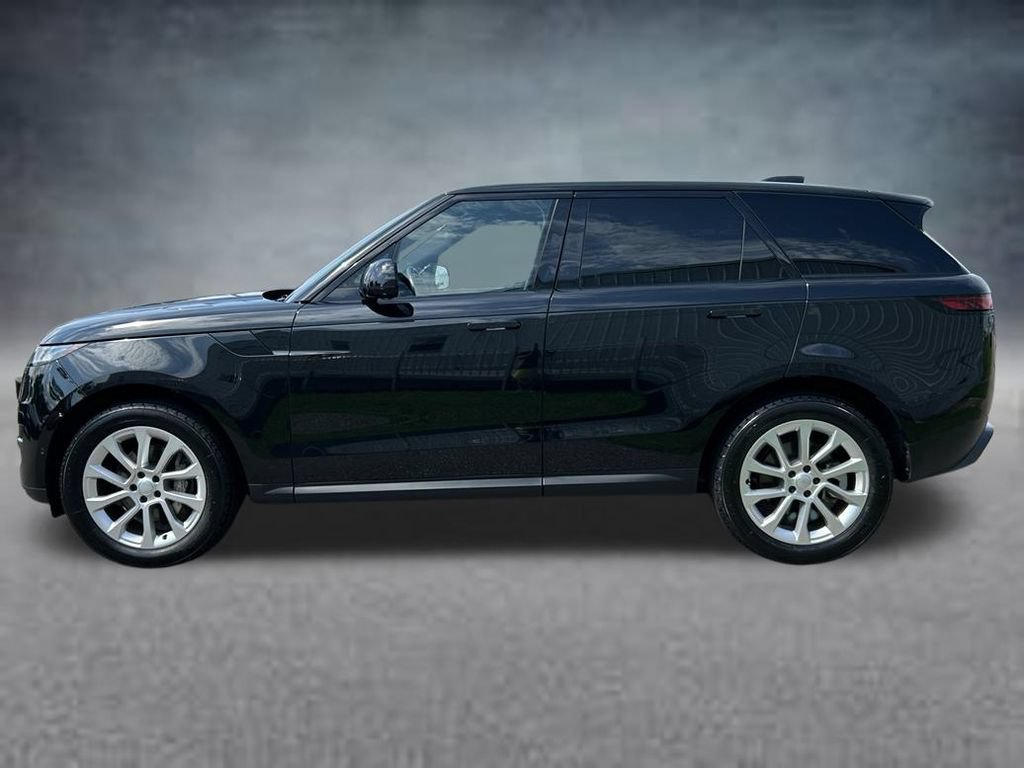 Used 2025 Land Rover Range Rover Sport SE AWD/4WD image 2