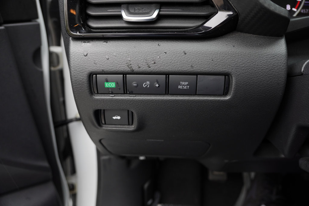 Used 2025 Nissan Sentra SV FWD image 21