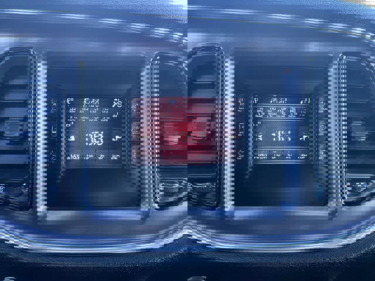 Used 2017 Dodge Challenger SXT image 16