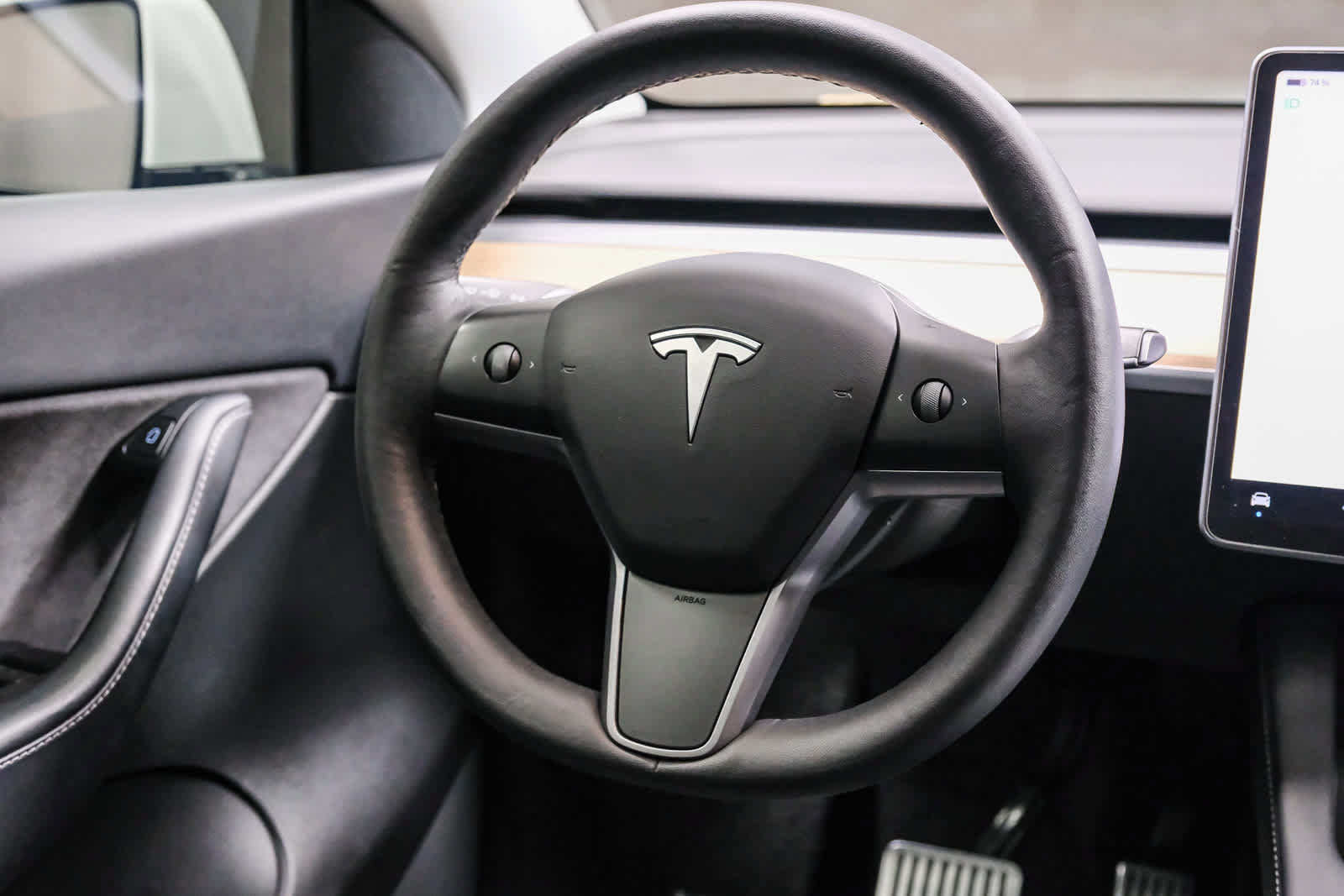 Used 2022 Tesla Model Y Long Range AWD/4WD image 17