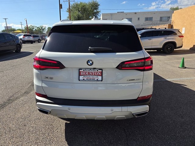 Used 2022 BMW X5 xDrive40i w/ Premium Package image 2