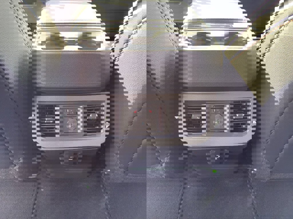 New 2026 Ford F350 Lariat w/ Black Appearance Package image 27