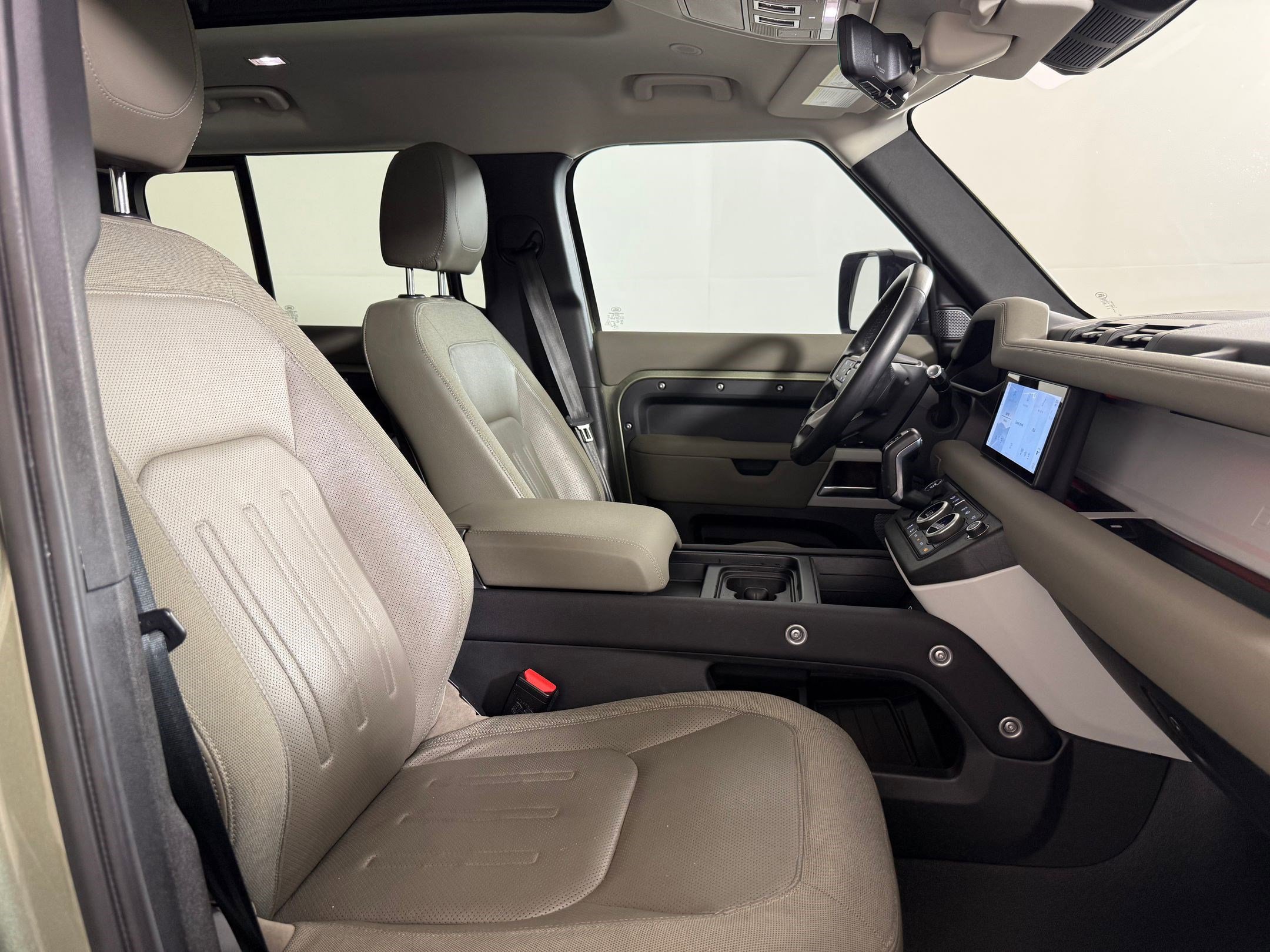 Used 2020 Land Rover Defender 110 S image 28