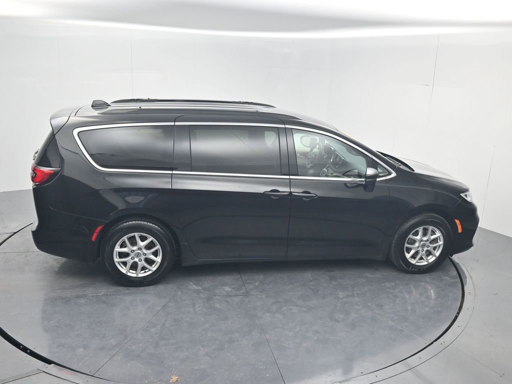 Used 2022 Chrysler Pacifica Touring-L image 47