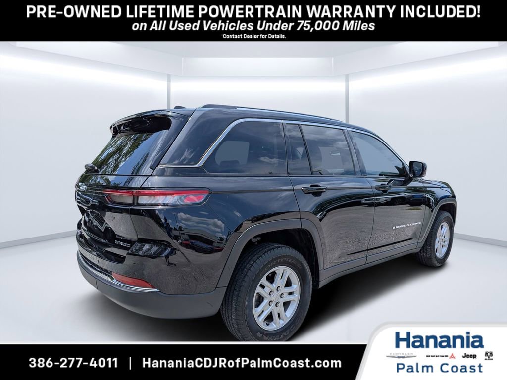 Used 2023 Jeep Grand Cherokee Laredo AWD/4WD image 3