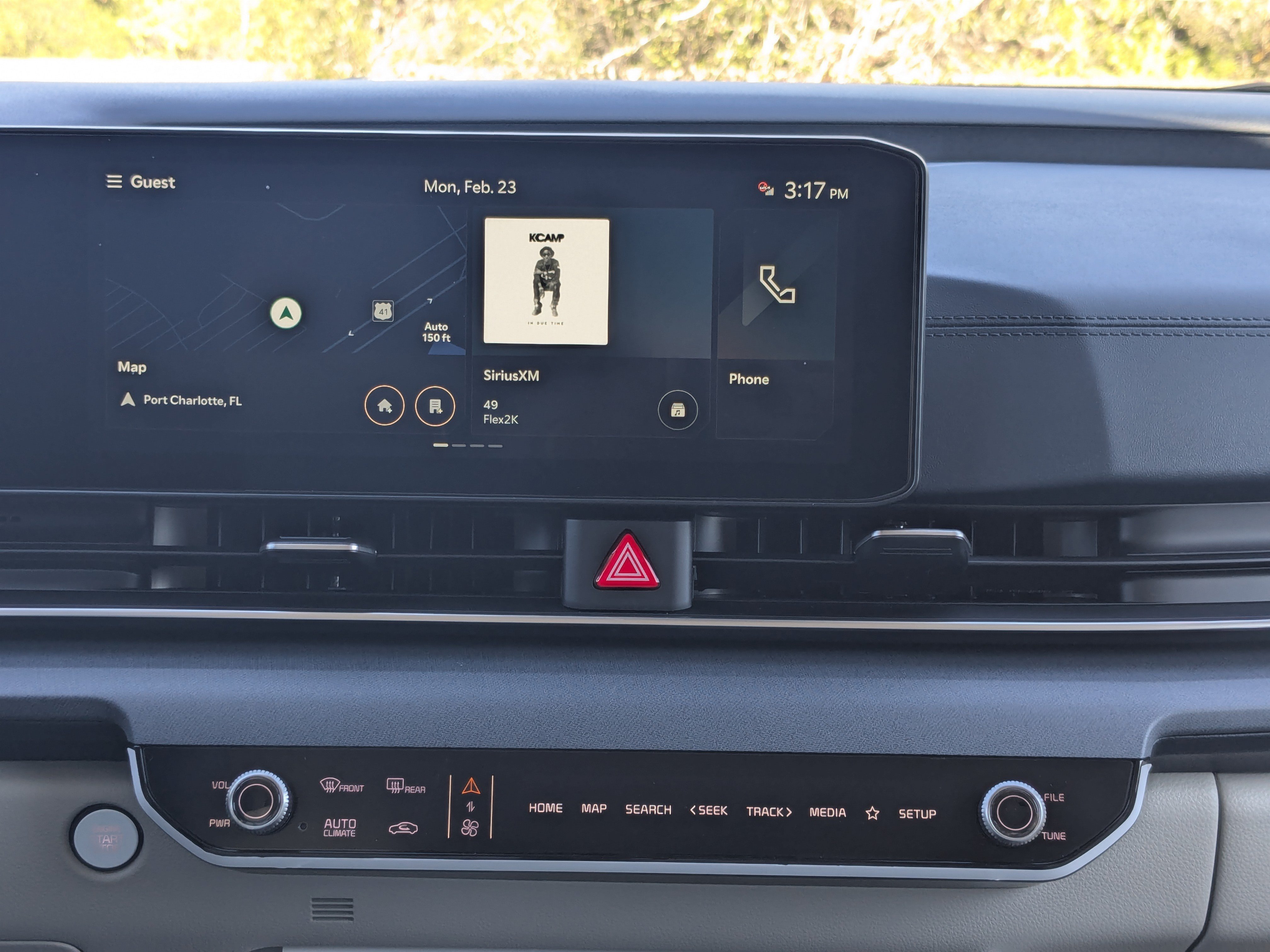 New 2026 Kia Carnival EX FWD image 25