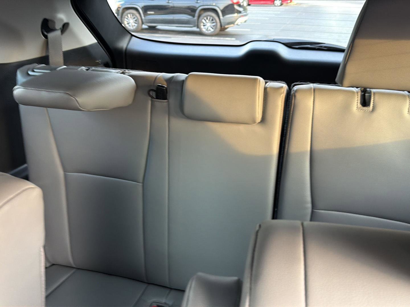 Certified 2024 Toyota Highlander XLE AWD/4WD image 12