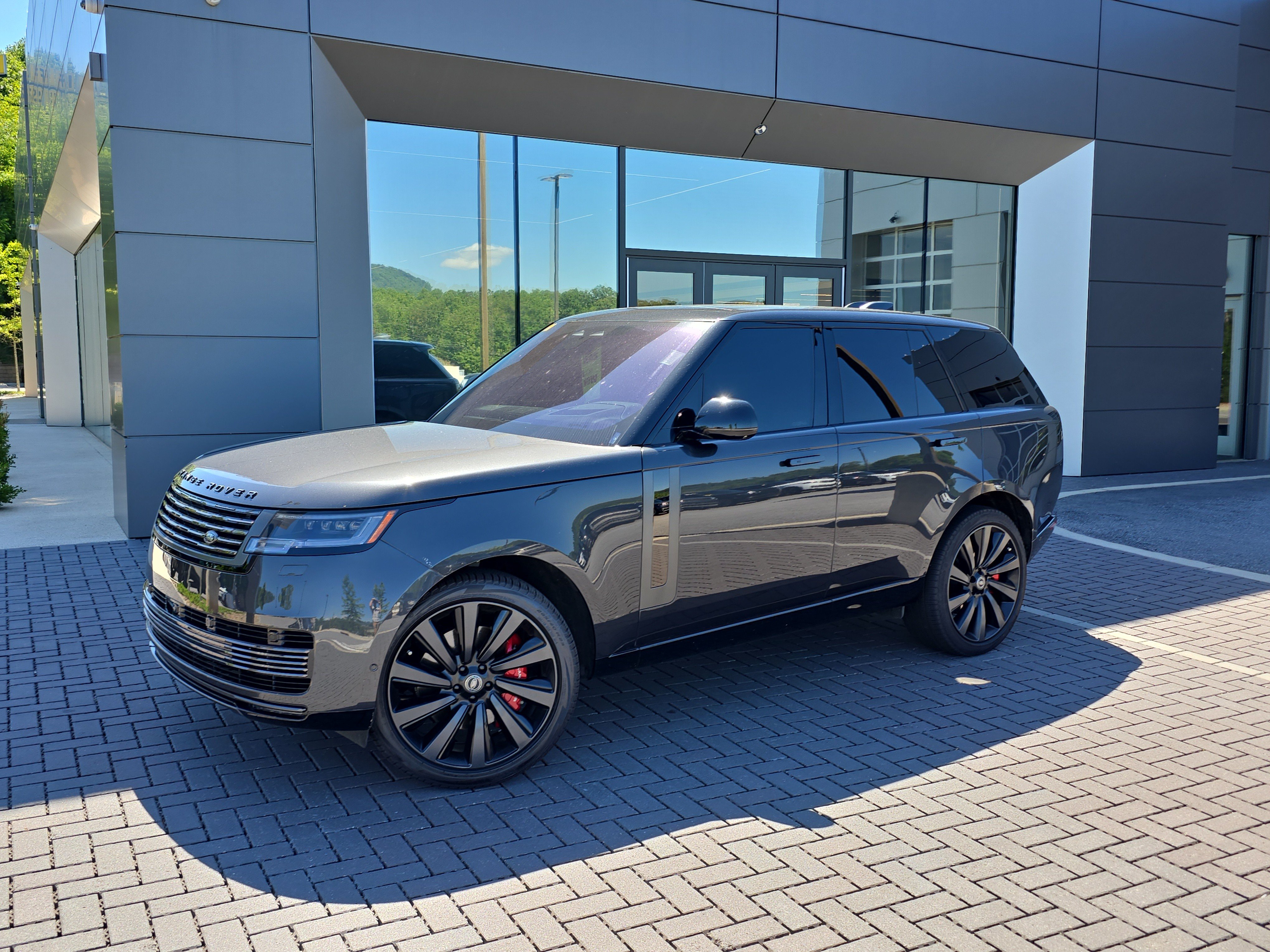 Certified 2023 Land Rover Range Rover SV AWD/4WD image 1
