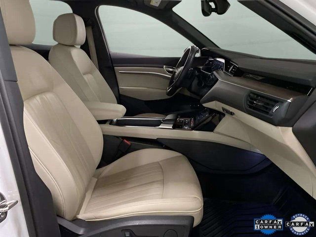 Used 2024 Audi Q8 e-tron Premium image 20