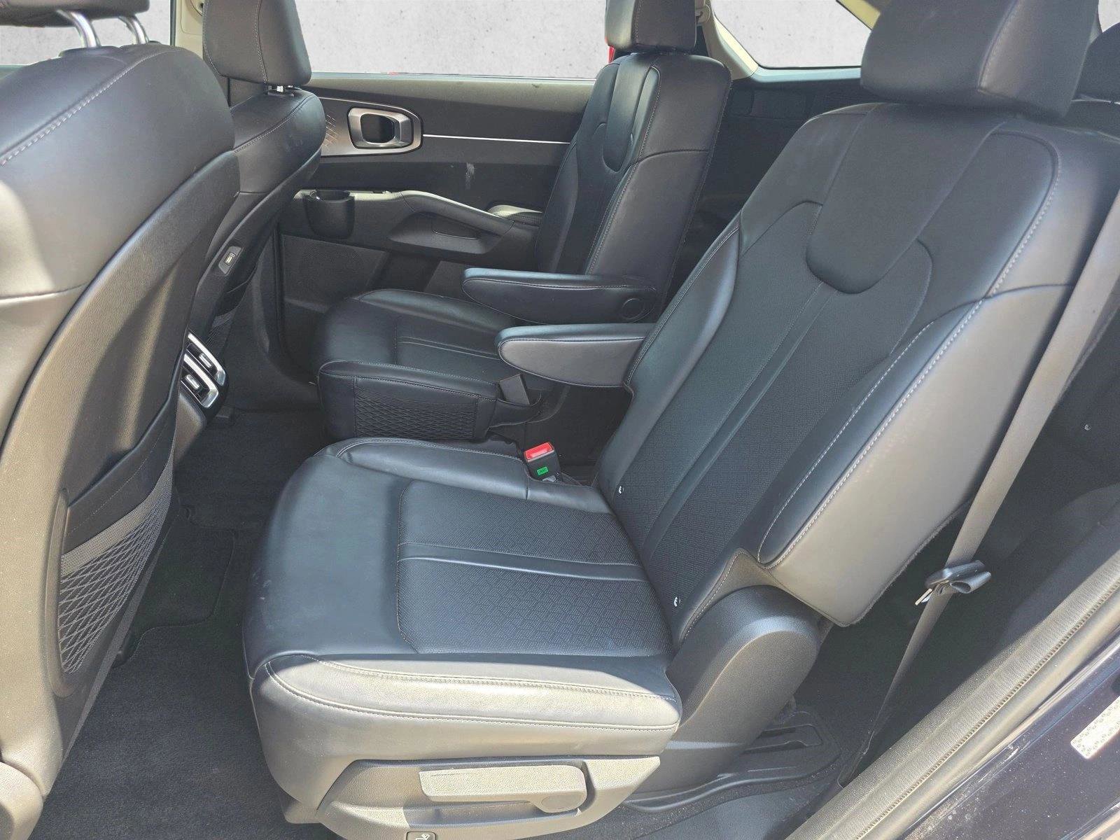 Used 2021 Kia Sorento EX FWD image 13