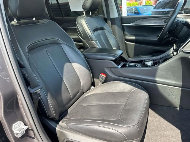 Used 2022 Jeep Grand Cherokee L Limited AWD/4WD image 39