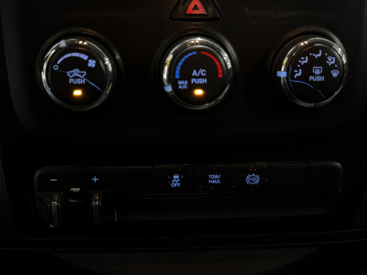 Used 2018 RAM 2500 Tradesman w/ Chrome Appearance Group image 7