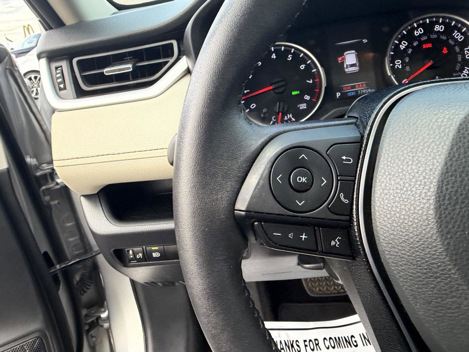 Used 2021 Toyota RAV4 XLE Premium image 18