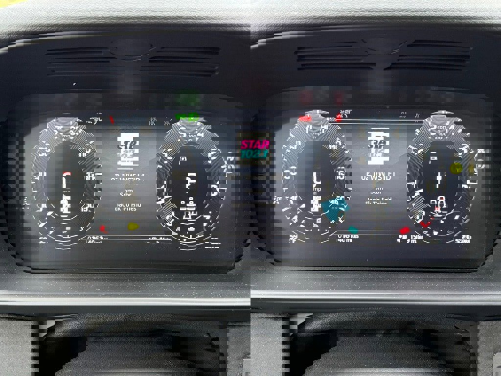 Certified 2025 Land Rover Discovery S image 29