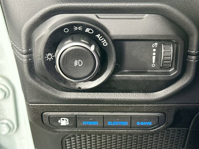 Used 2024 Jeep Wrangler Unlimited Sahara image 23