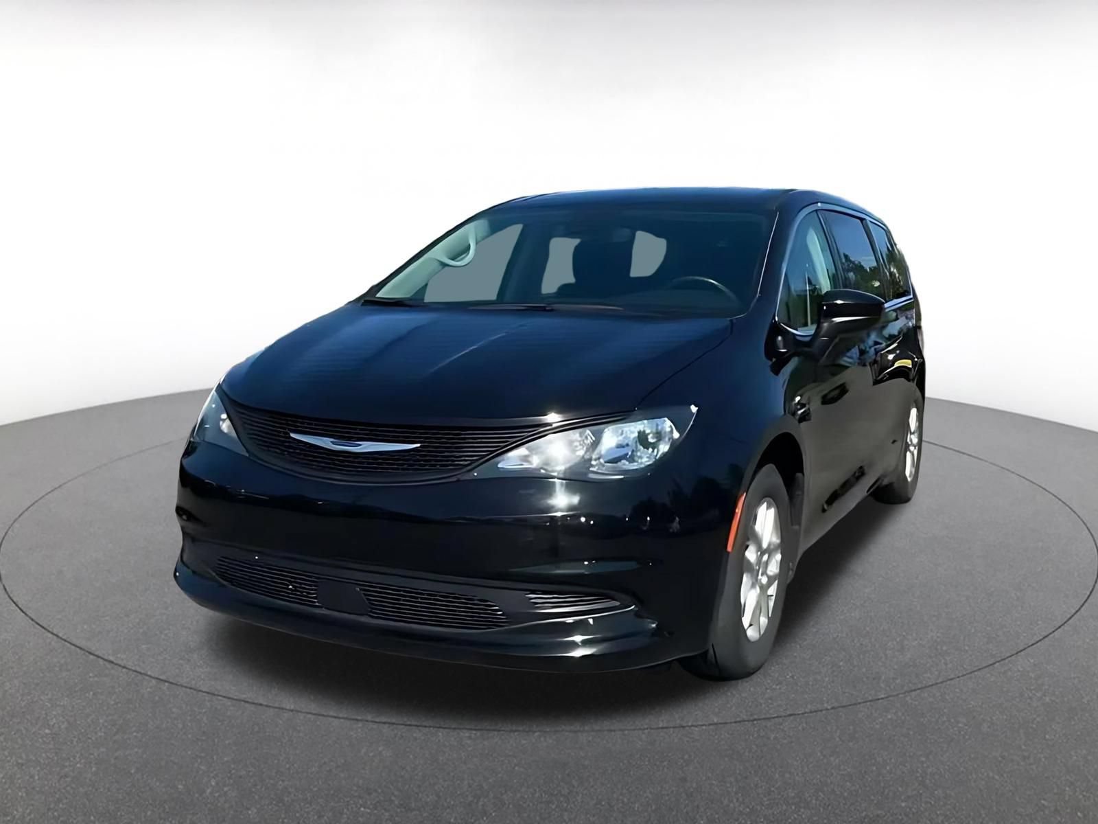 Used 2024 Chrysler Voyager LX FWD image 5
