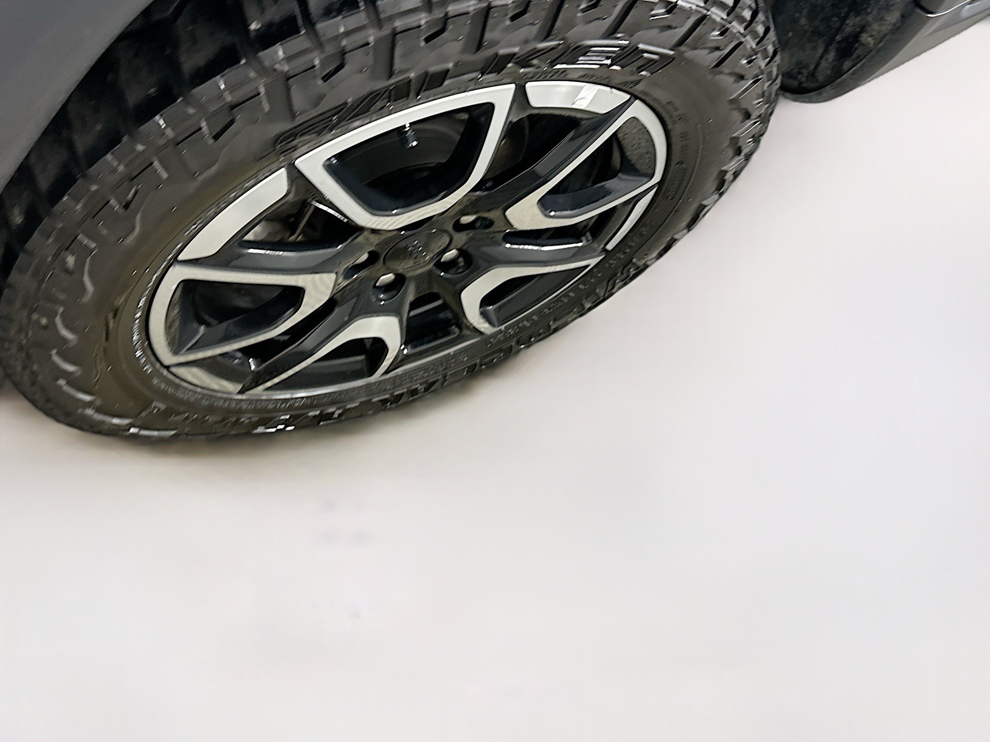 Used 2024 Jeep Compass Trailhawk AWD/4WD image 11
