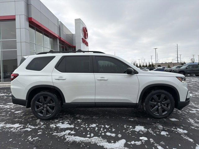 Used 2023 Honda Pilot Sport image 8