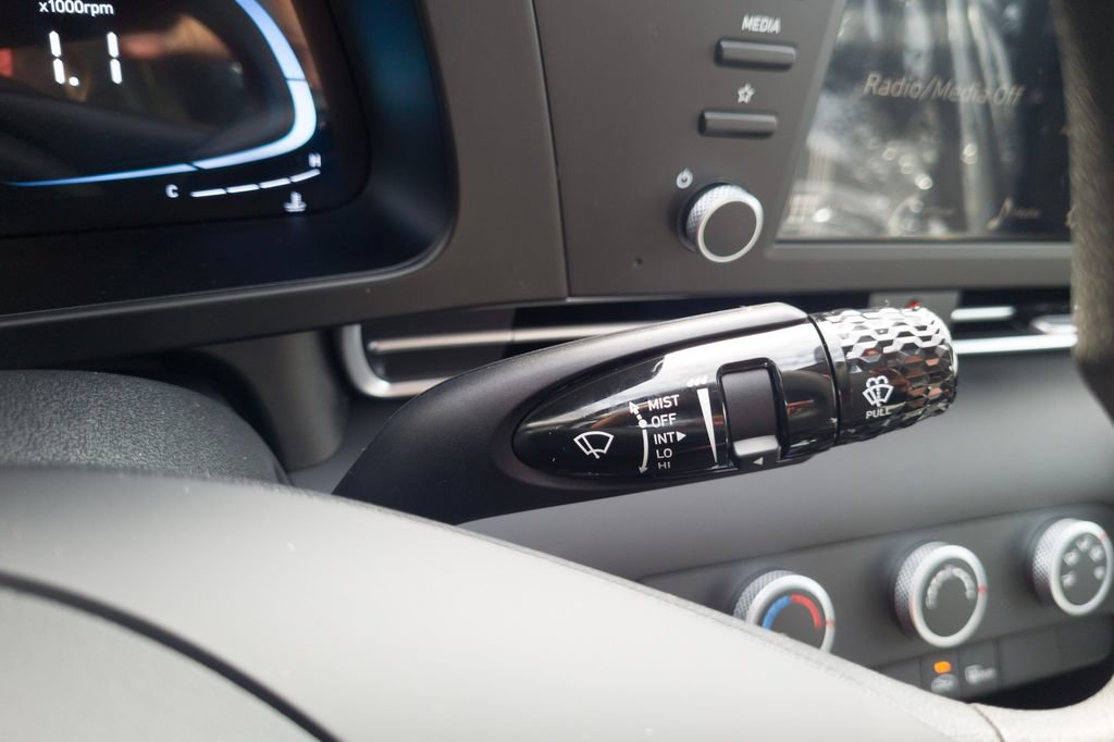 New 2026 Hyundai Elantra SEL Sport FWD image 27