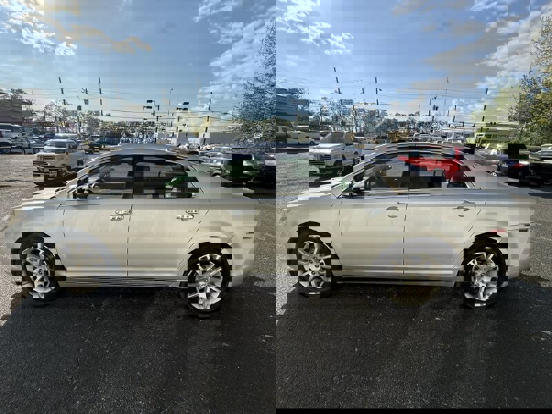 Used 2010 Chevrolet Malibu LTZ w/ HFV6 Engine Package image 5