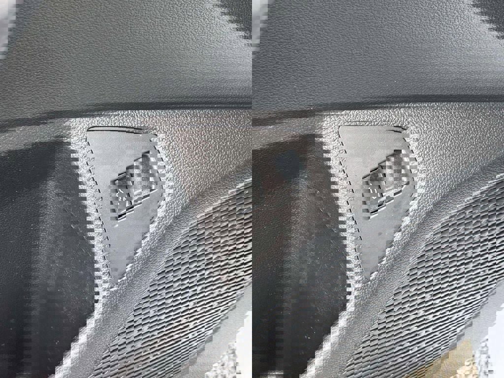 Used 2019 Volkswagen Jetta R-Line image 18