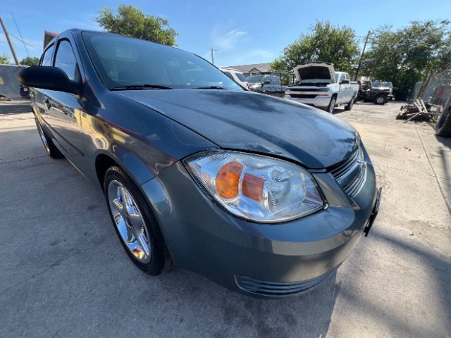 Used 2005 Chevrolet Cobalt Sedan FWD image 3