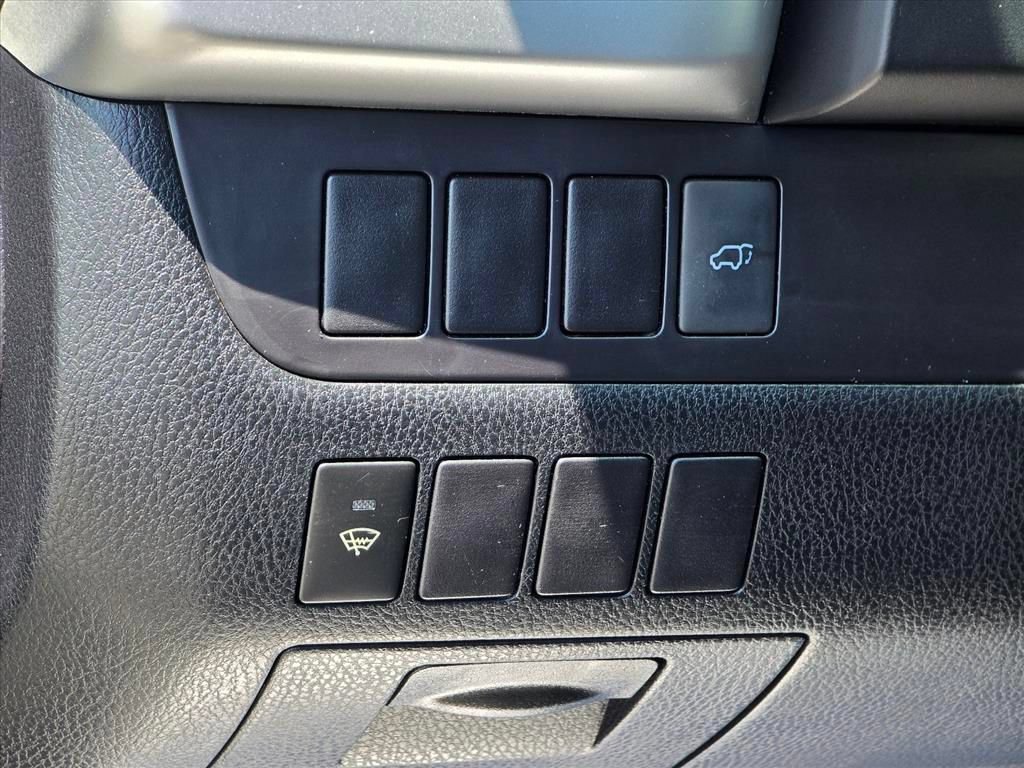 Used 2016 Toyota Highlander XLE AWD/4WD image 9