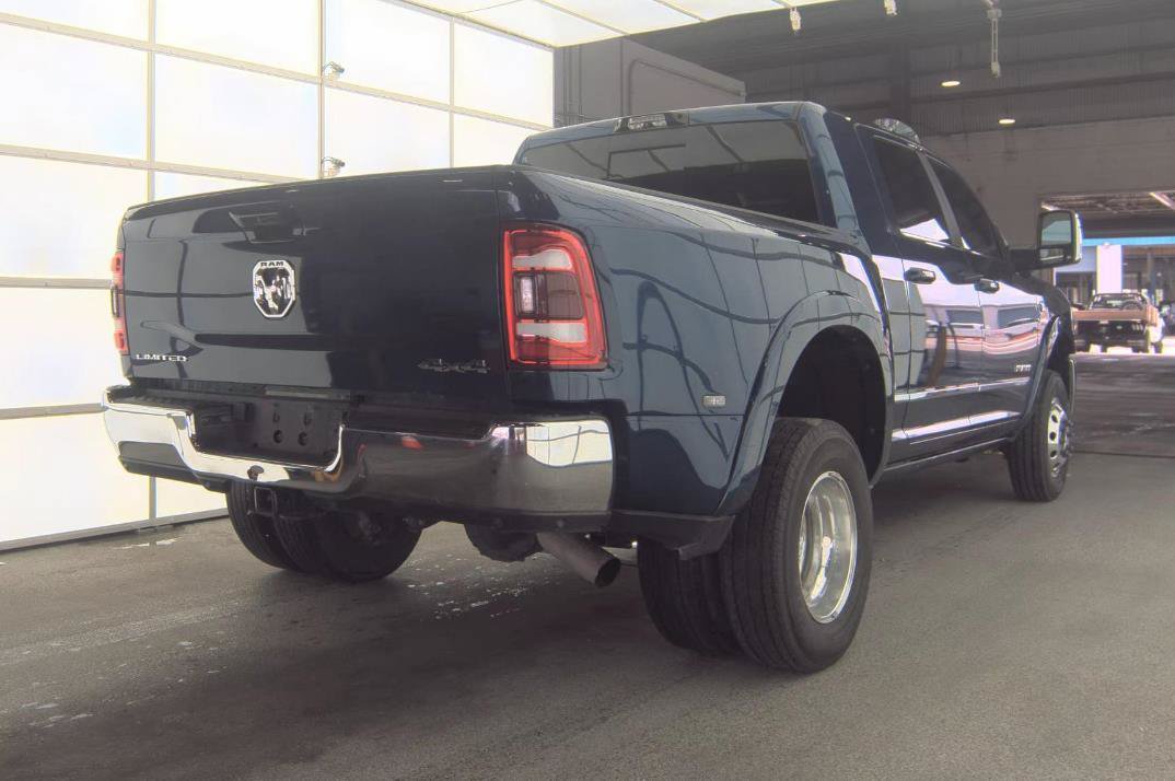 Used 2024 RAM 3500 Limited AWD/4WD image 2