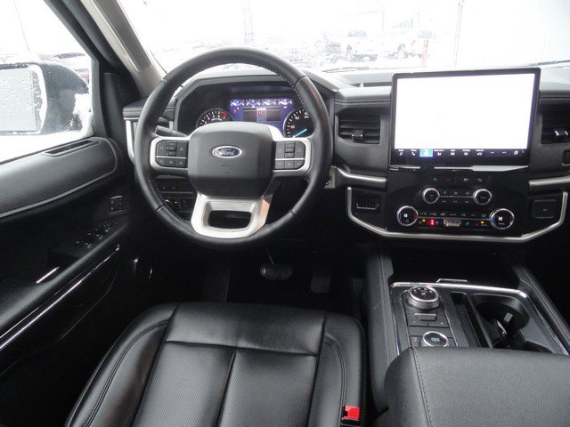 Used 2024 Ford Expedition XLT image 14