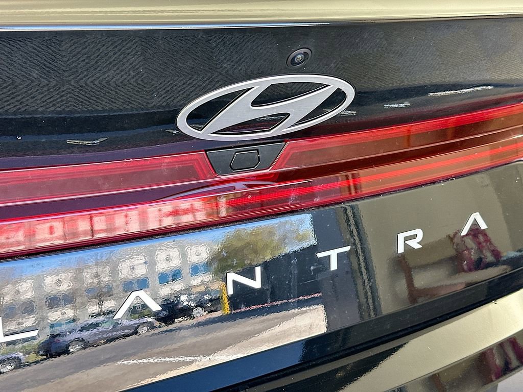 New 2026 Hyundai Elantra Limited image 21