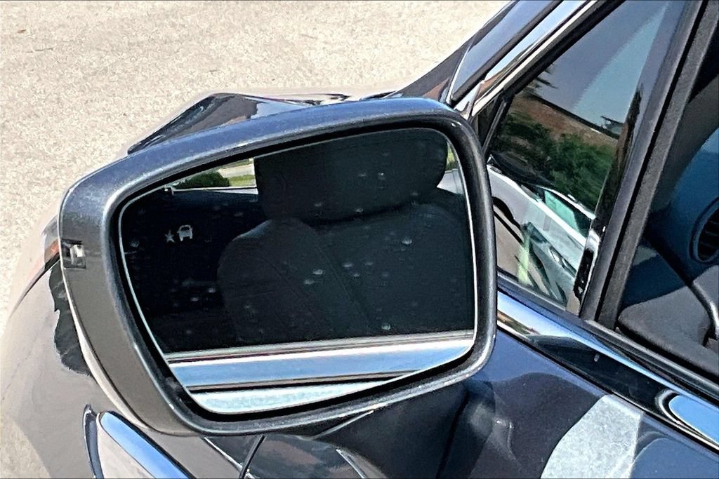 Used 2020 Buick Enclave Premium w/ Sun and Sites Package FWD image 13