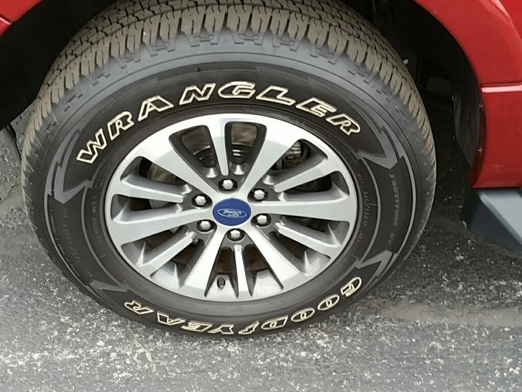 Used 2015 Ford Expedition EL XLT w/ Equipment Group 202A image 10