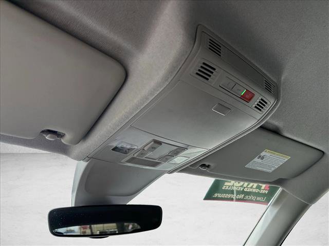 Used 2024 Volkswagen Tiguan SE image 21