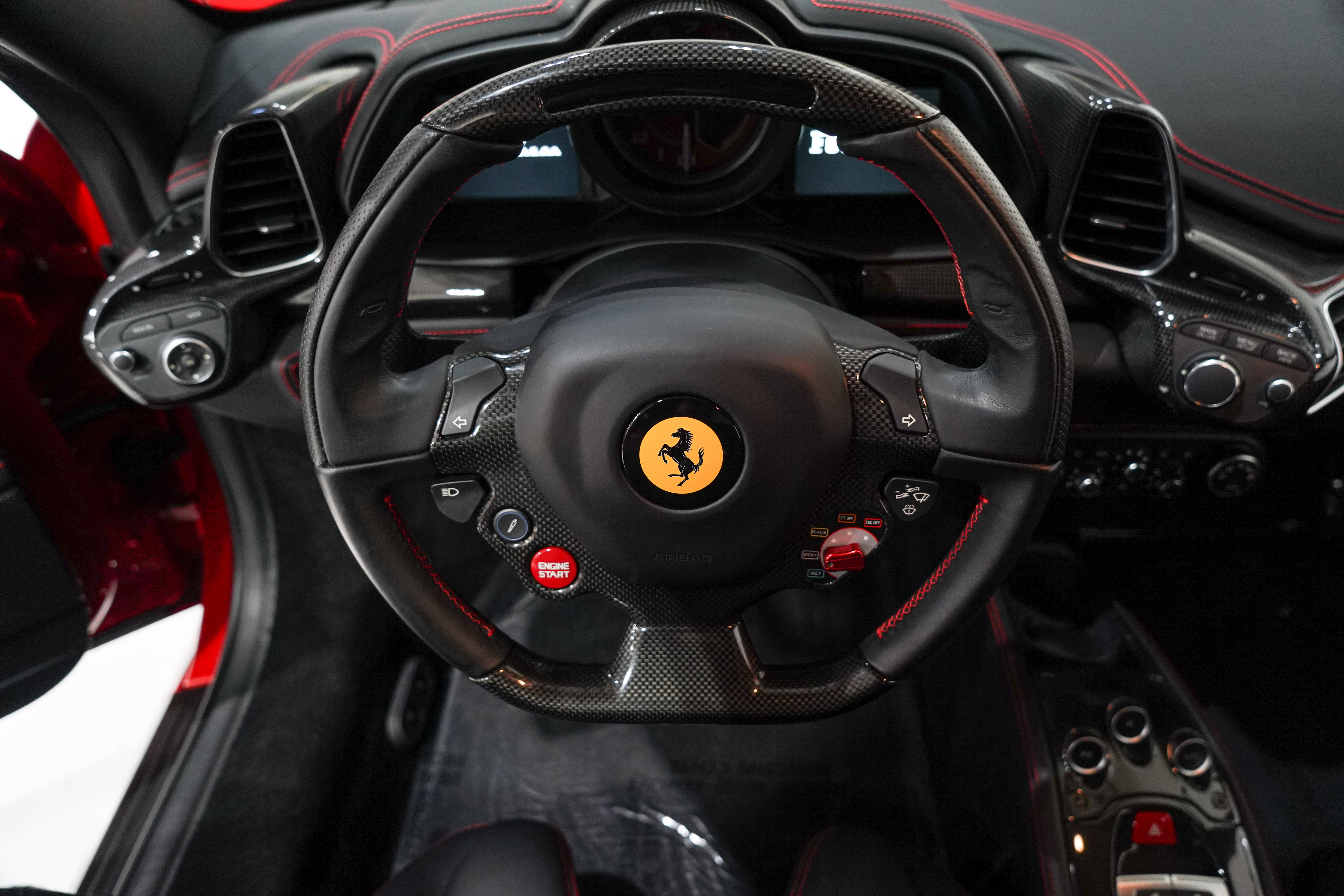 Used 2014 Ferrari 458 Italia Coupe RWD image 10