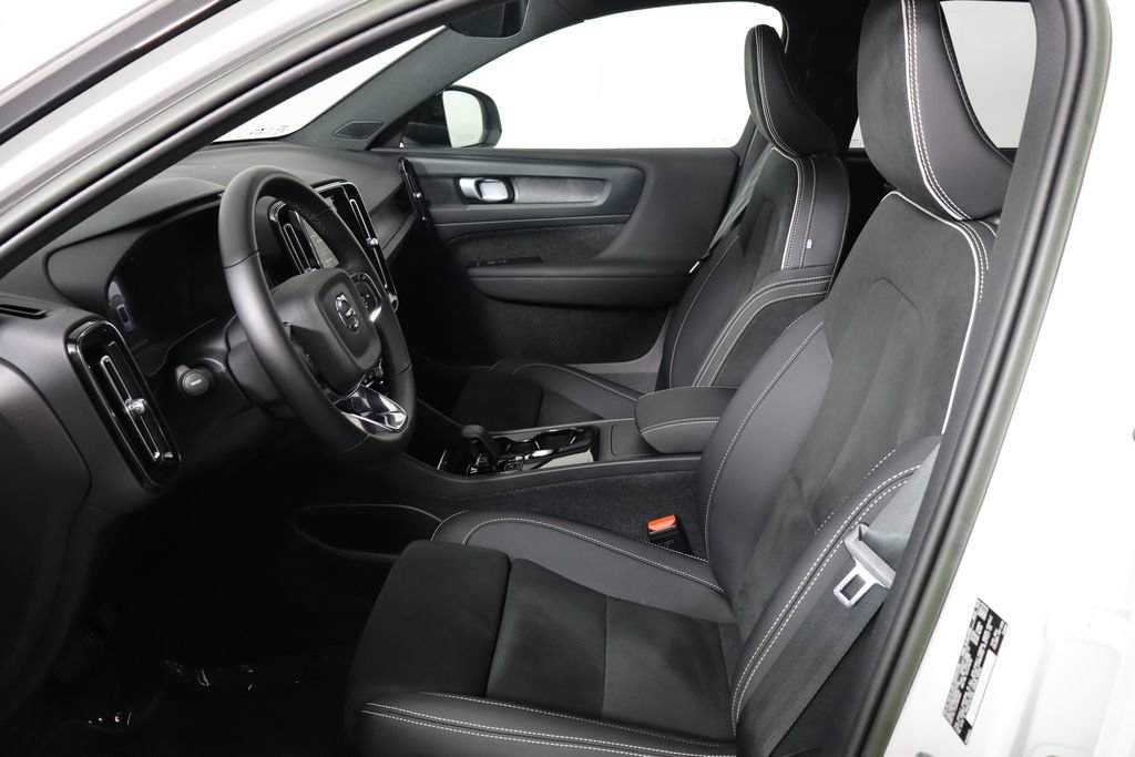 Used 2023 Volvo XC40 Recharge Plus AWD/4WD image 14