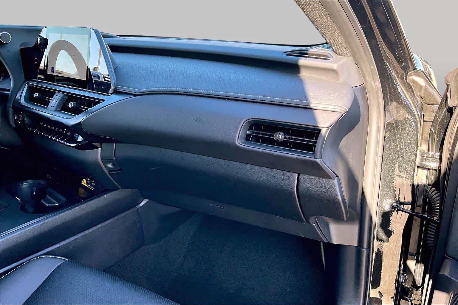 Certified 2025 Lexus UX 300h FWD w/ Accessory Package (Z1) image 16