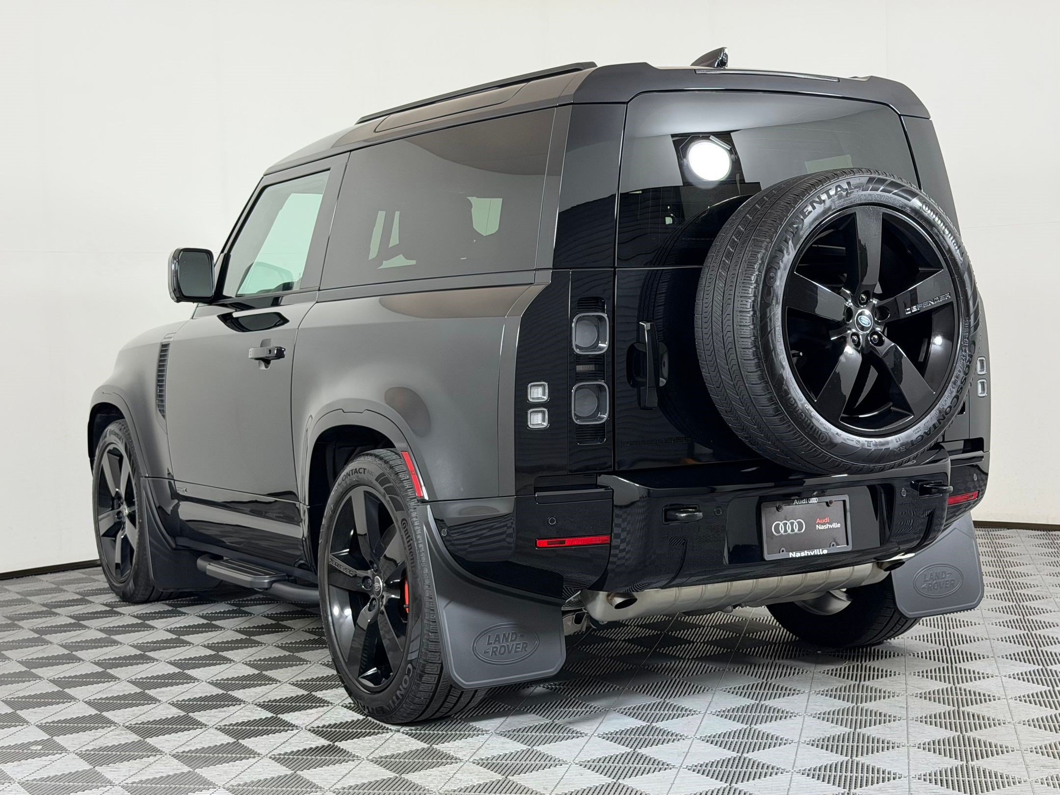 Used 2023 Land Rover Defender 90 X AWD/4WD image 3