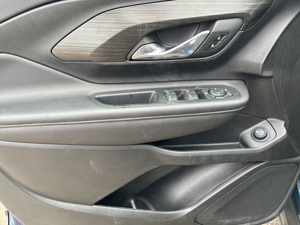 Used 2022 GMC Terrain SLE w/ Driver Convenience Package image 12