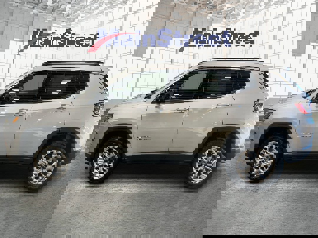 New 2026 Jeep Compass Latitude image 2