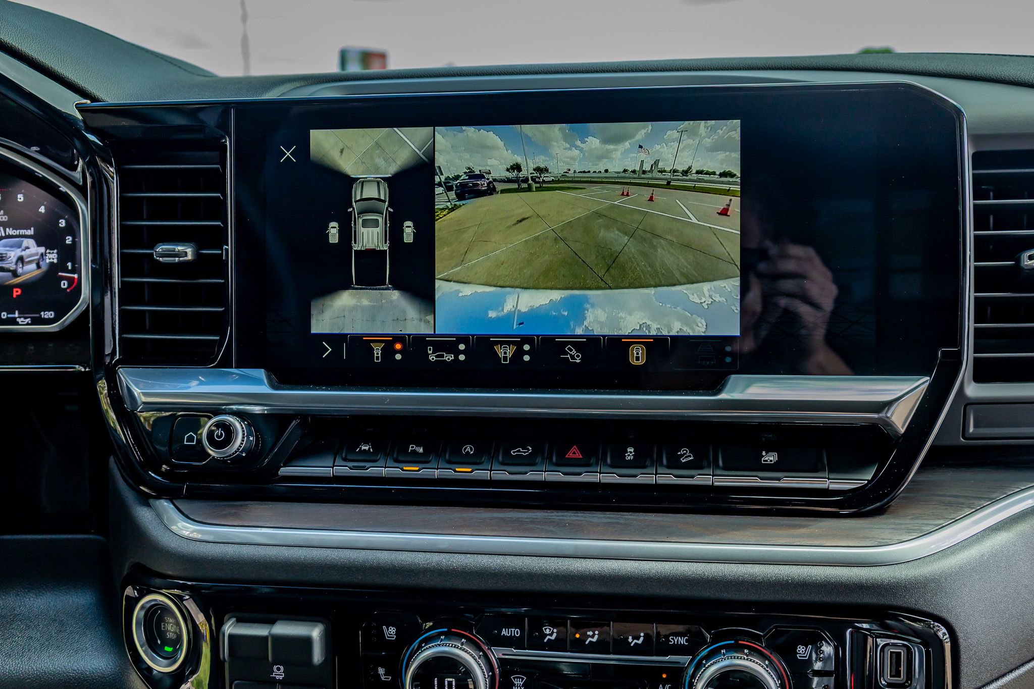 Used 2026 GMC Sierra 1500 SLT w/ SLT Premium Plus Package image 26