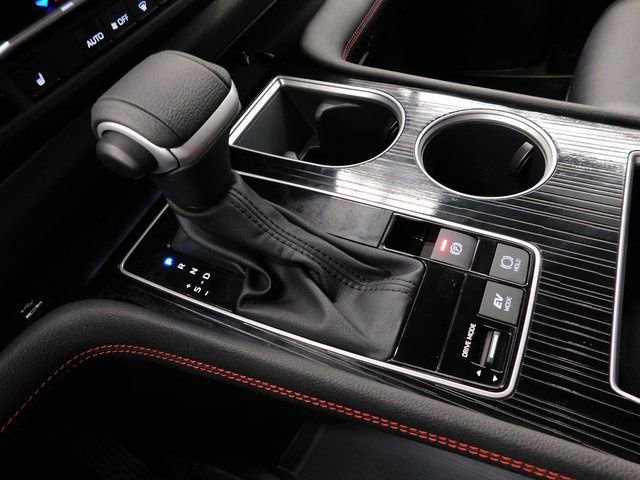 Used 2025 Toyota Sienna XSE image 42